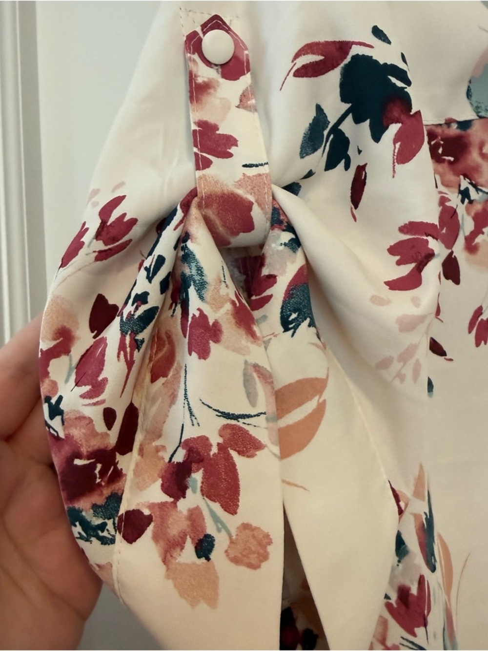 torrid Cream Floral Split V-Neck Blouse with Rose Accents - Picture 5 of 6